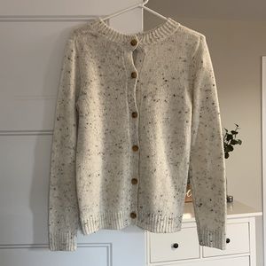 FOREVER 21 - NEVER WORN sweater w/ a button back